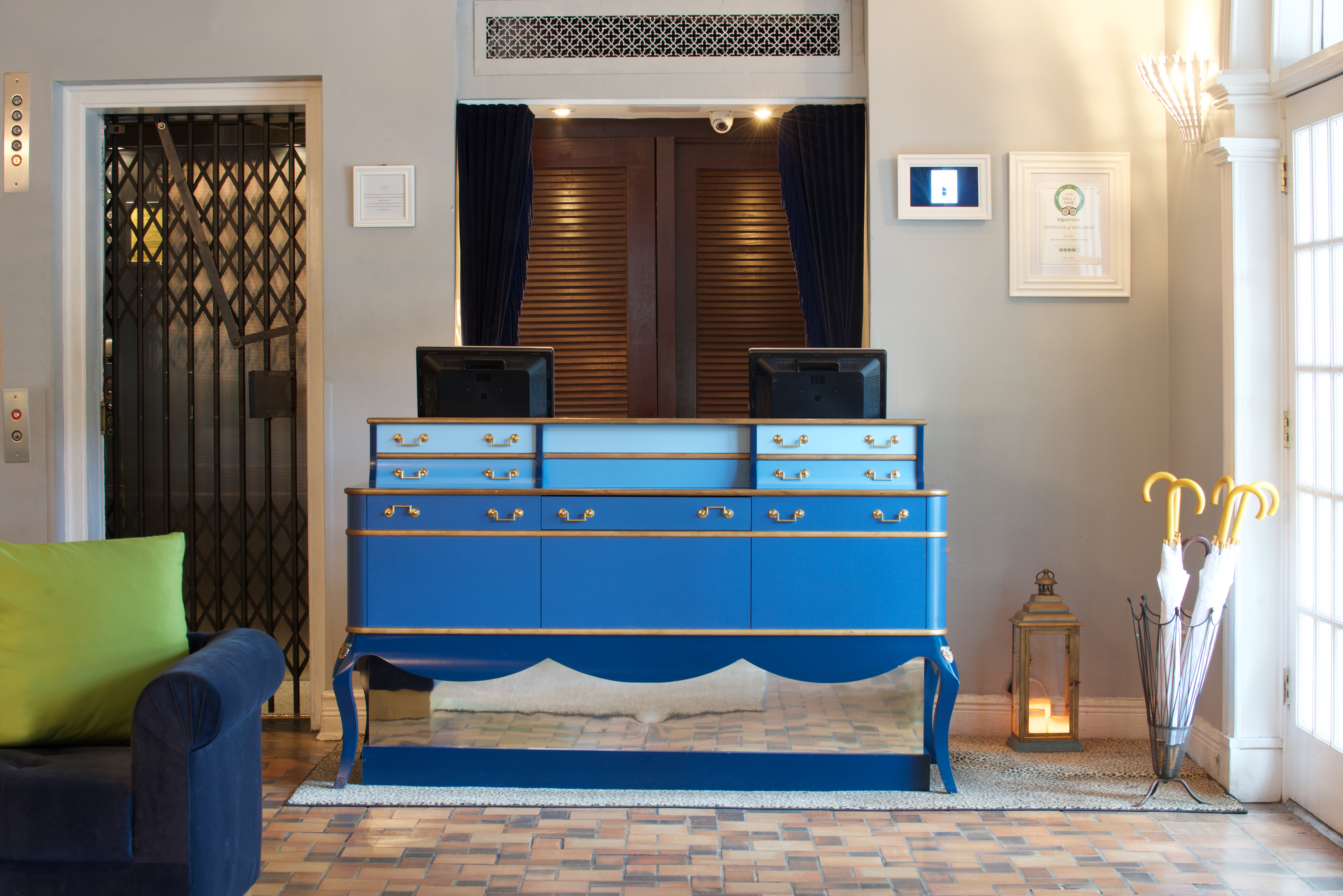 Blue Moon Hotel 13/75