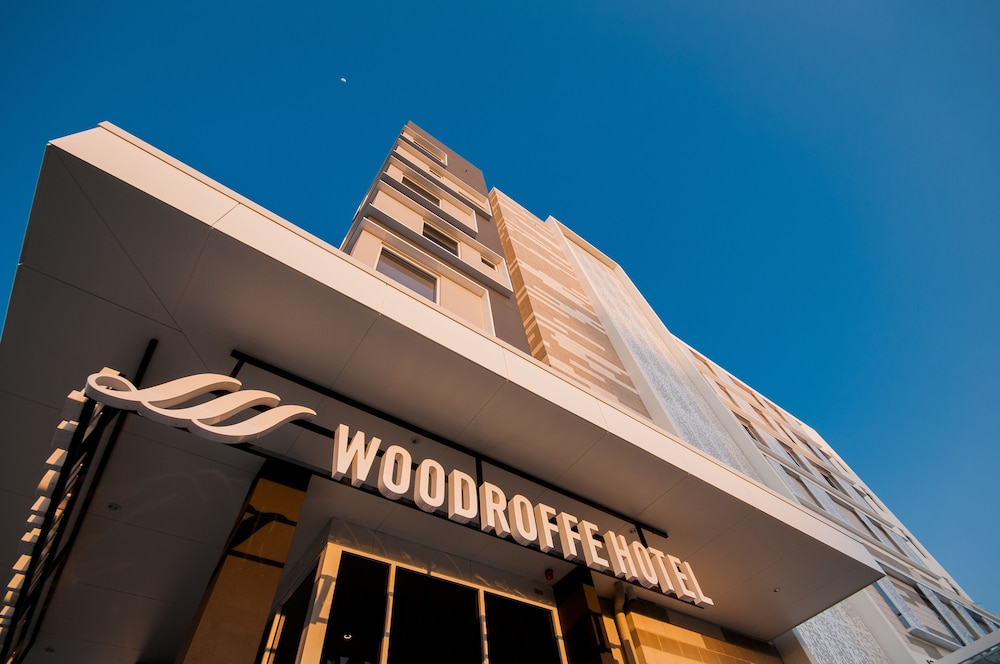 Woodroffe Hotel 4/49