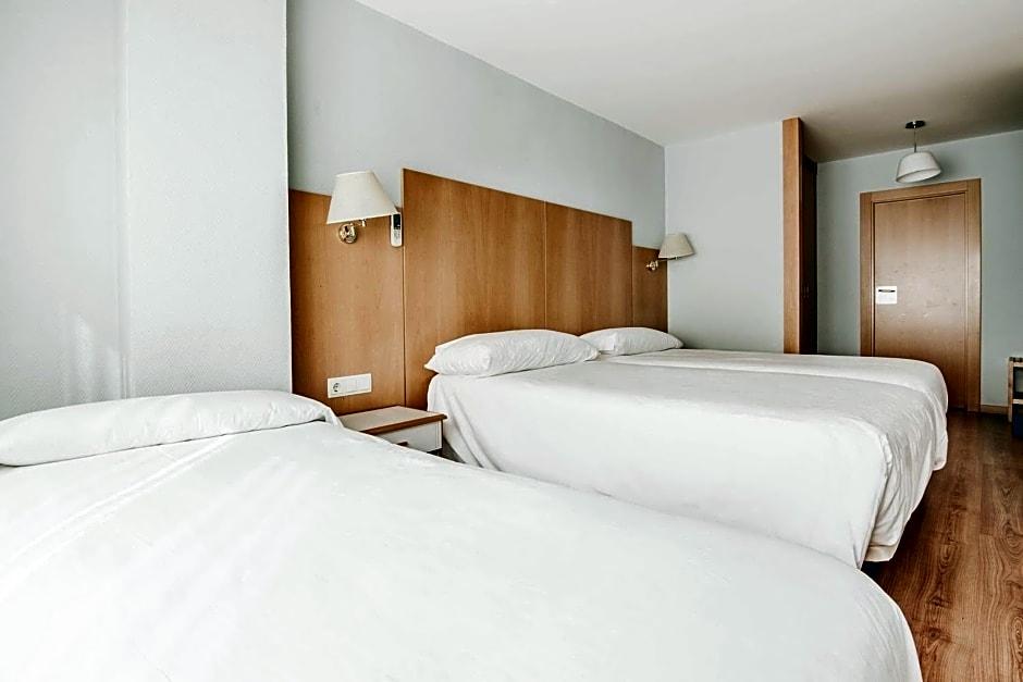 Hotel Isasa 16/35