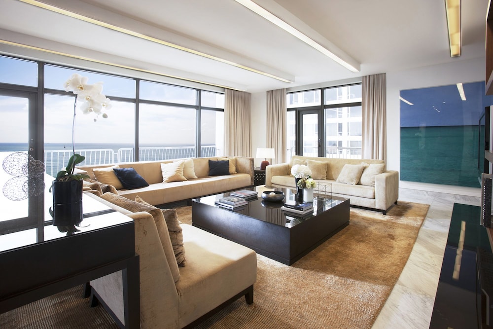 Paradise Hotel Busan 45/75