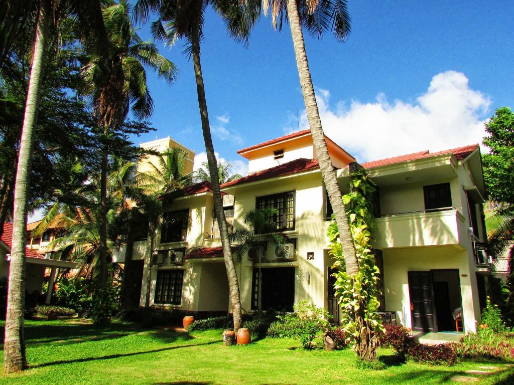 THE BEACH RESORT 2/44