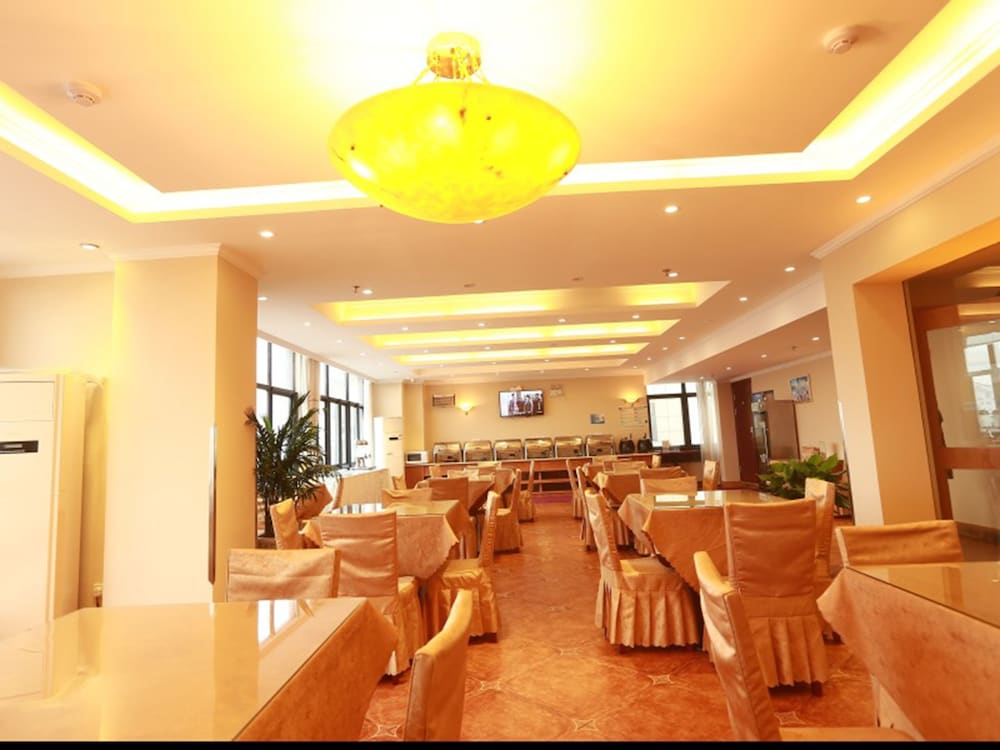 GreenTree Inn Chizhou Pingtian Lake Qingfeng Avenue Hotel 26/38