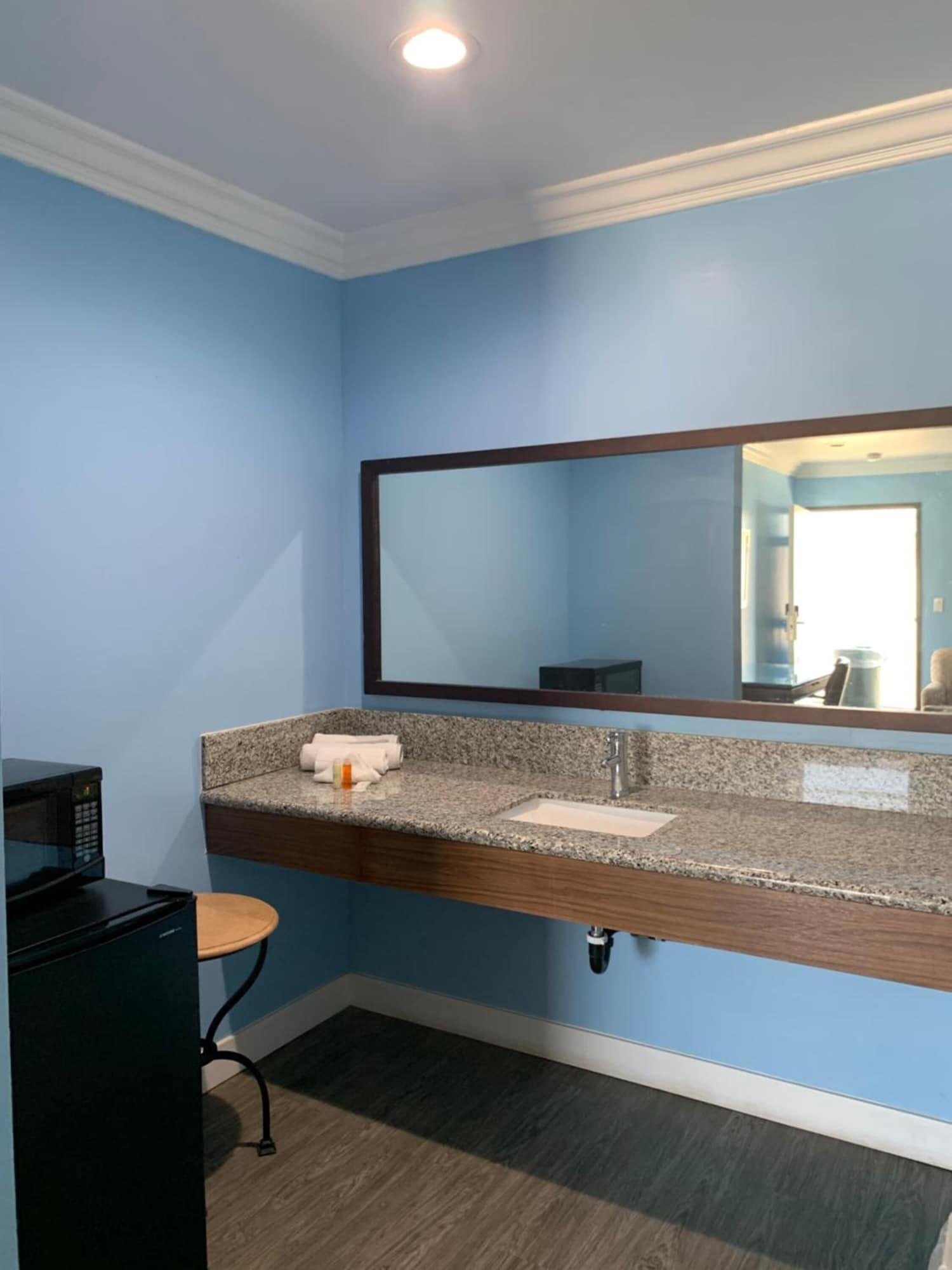 Redondo Beach Motel 8/15