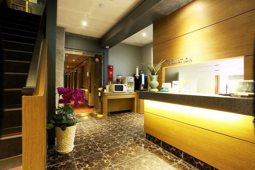 Shine Hotel 7/49