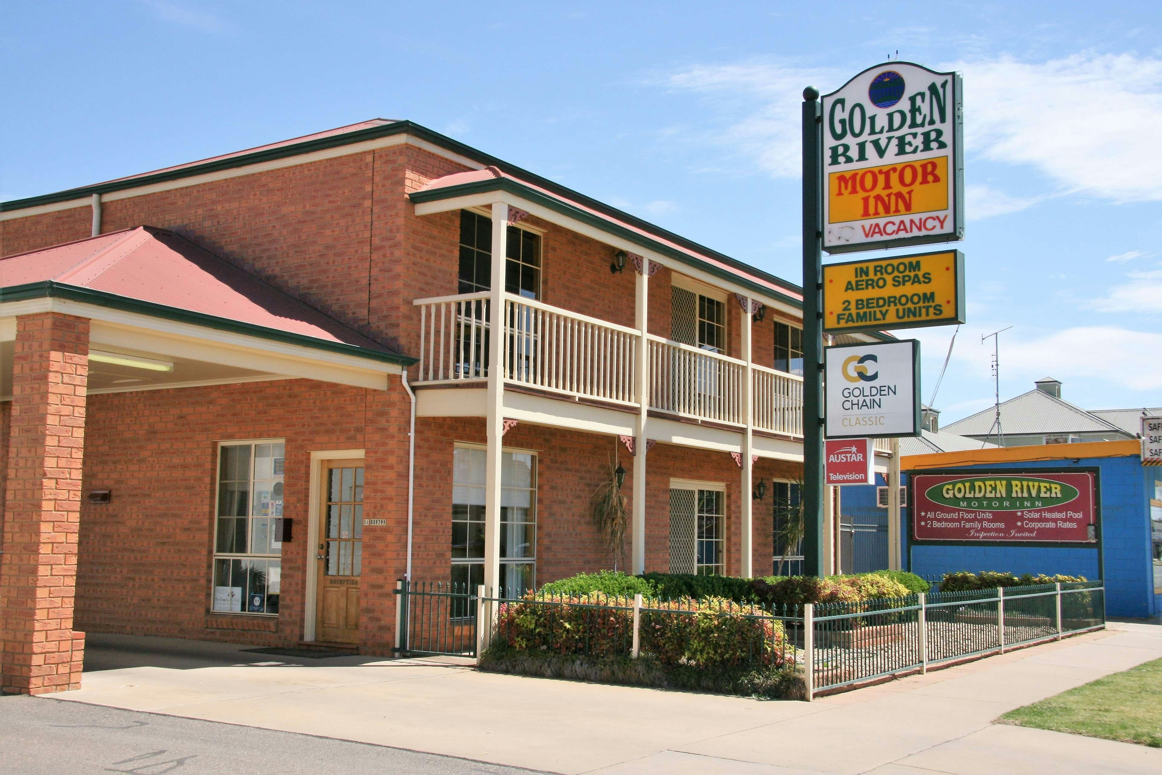 Golden River Motor Inn 30/33