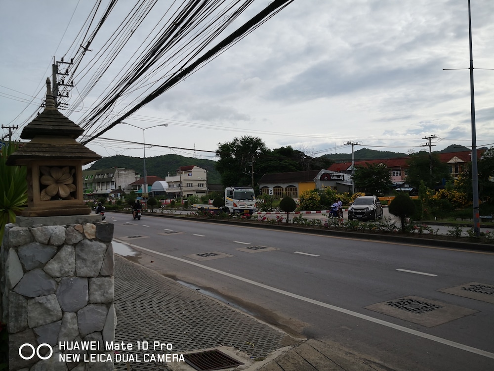 Baan Suksiri Hotel 27/36