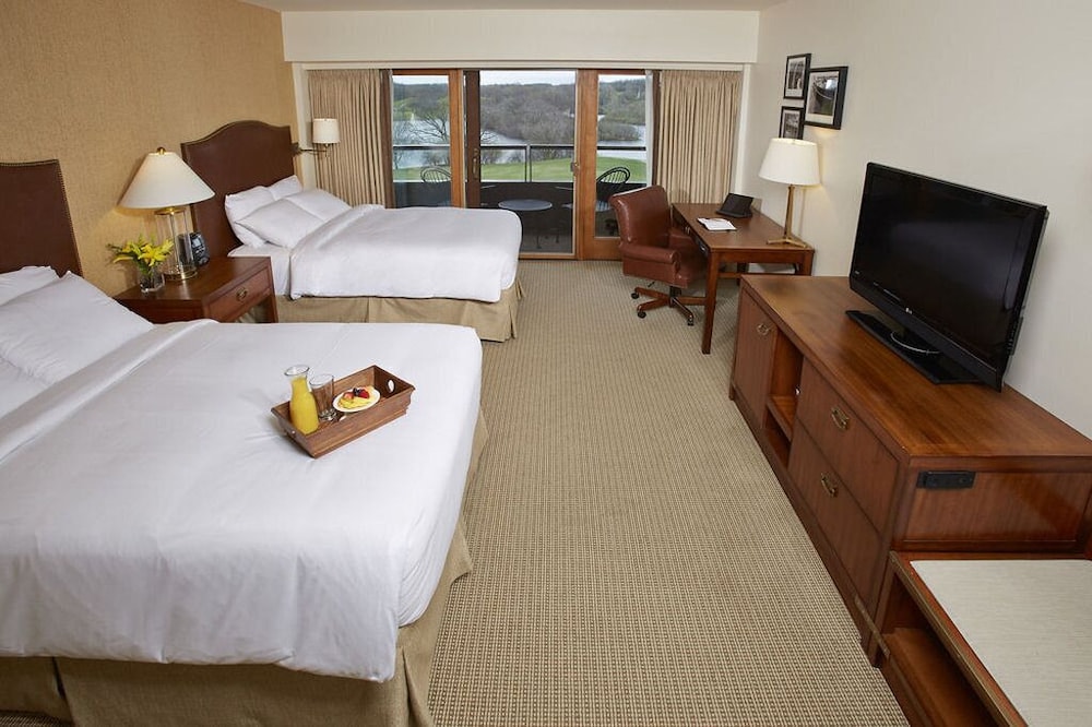 Grand Geneva Resort & Spa 32/42