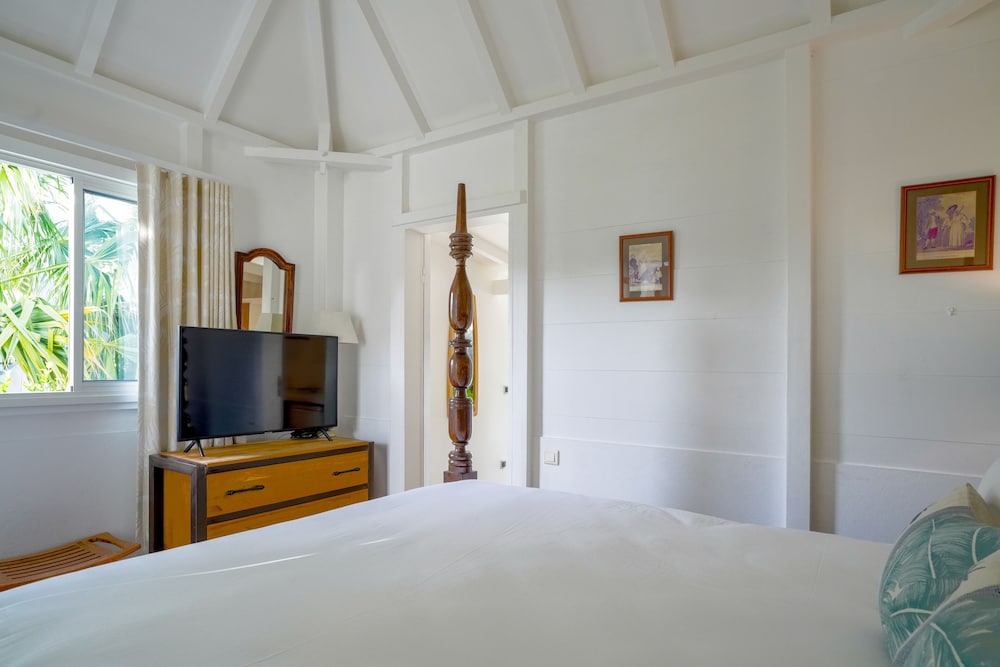 Lodge, King Bed
