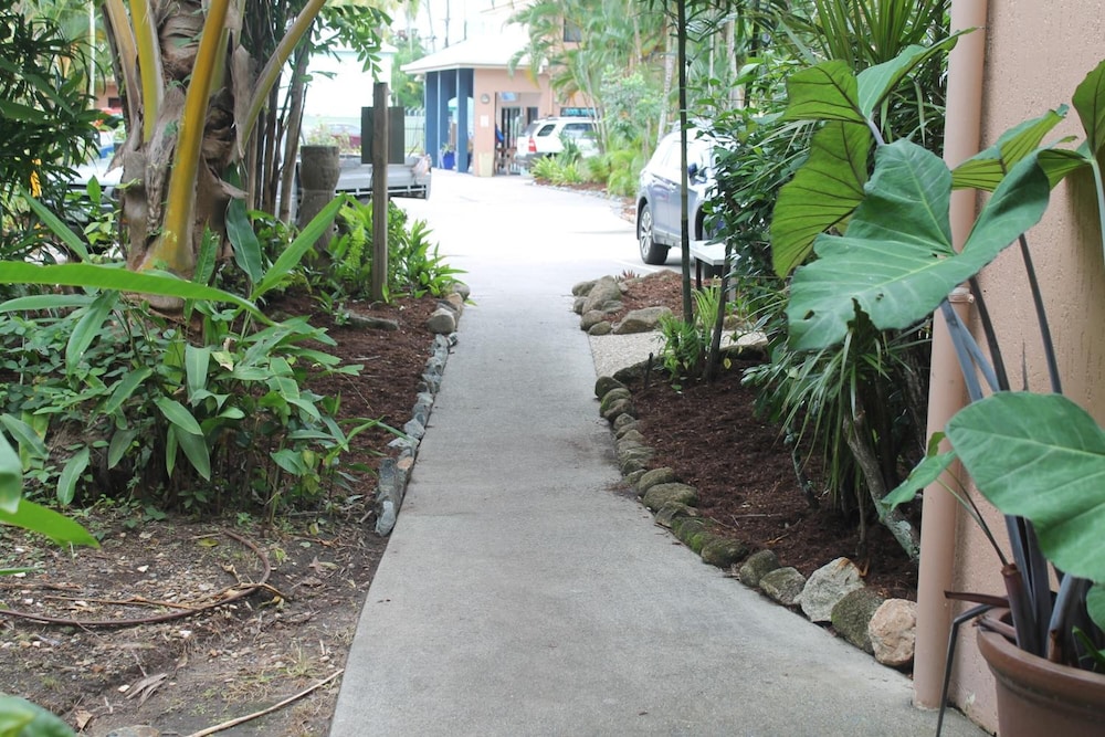 BOHEMIA RESORT CAIRNS 39/45