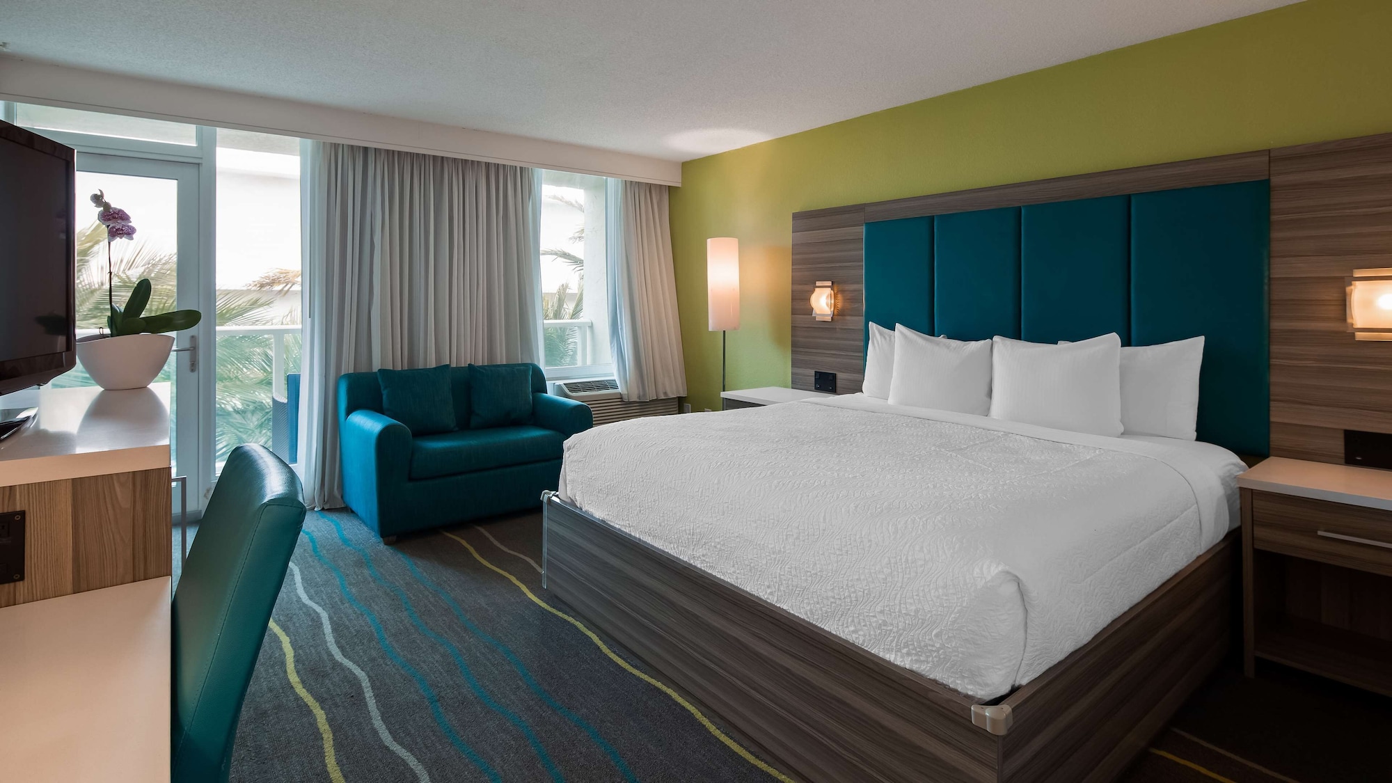 Suite, King Bed, Jetted Tub