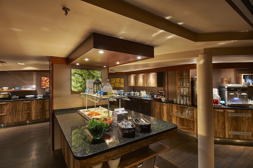 restaurant-cafeteria