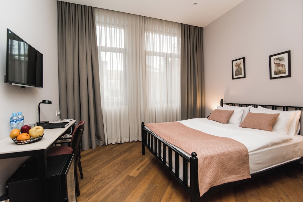 ECONOMY, DOUBLE BED