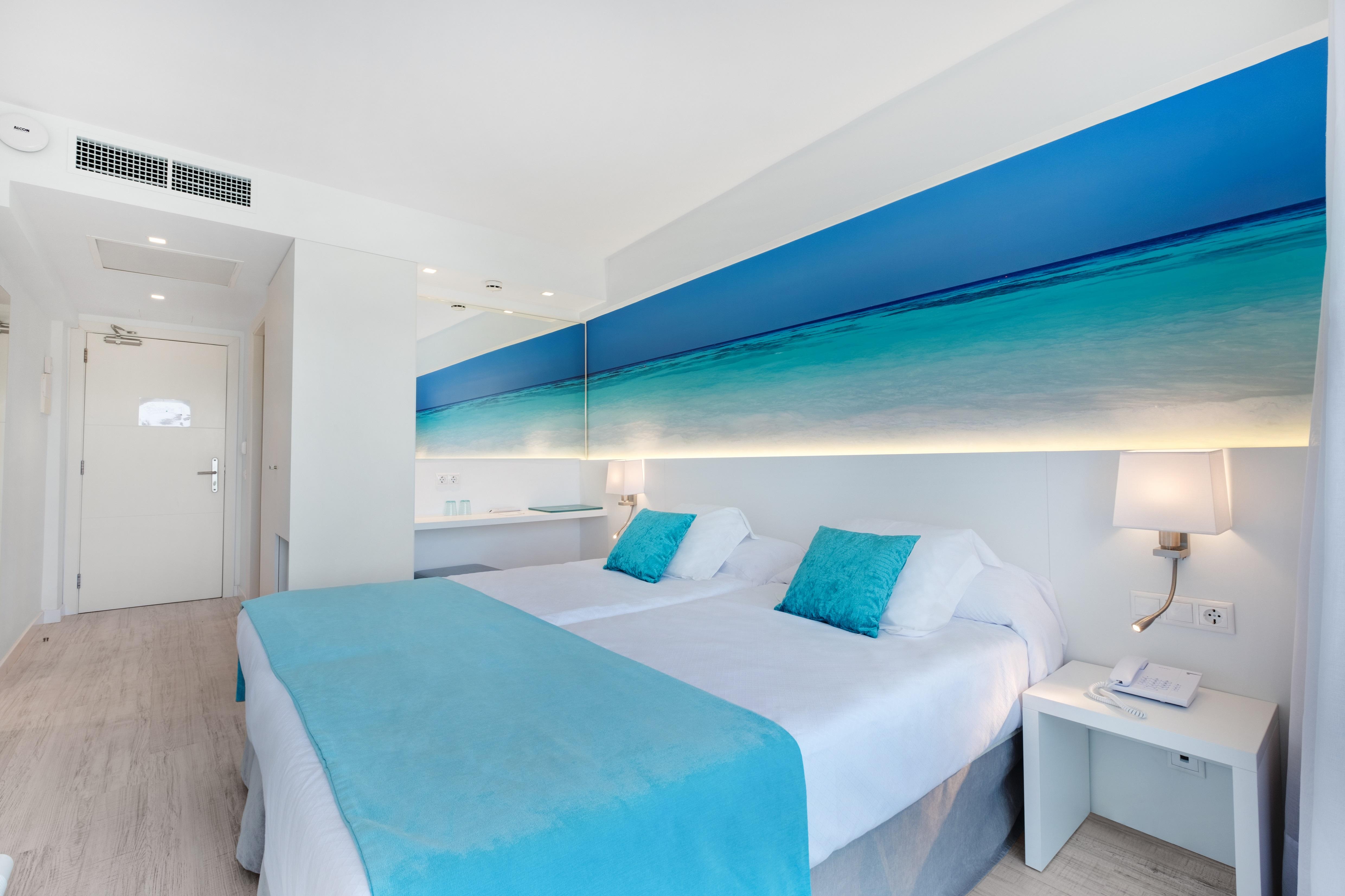 Standard, Double Bed, Balcony or Terrace