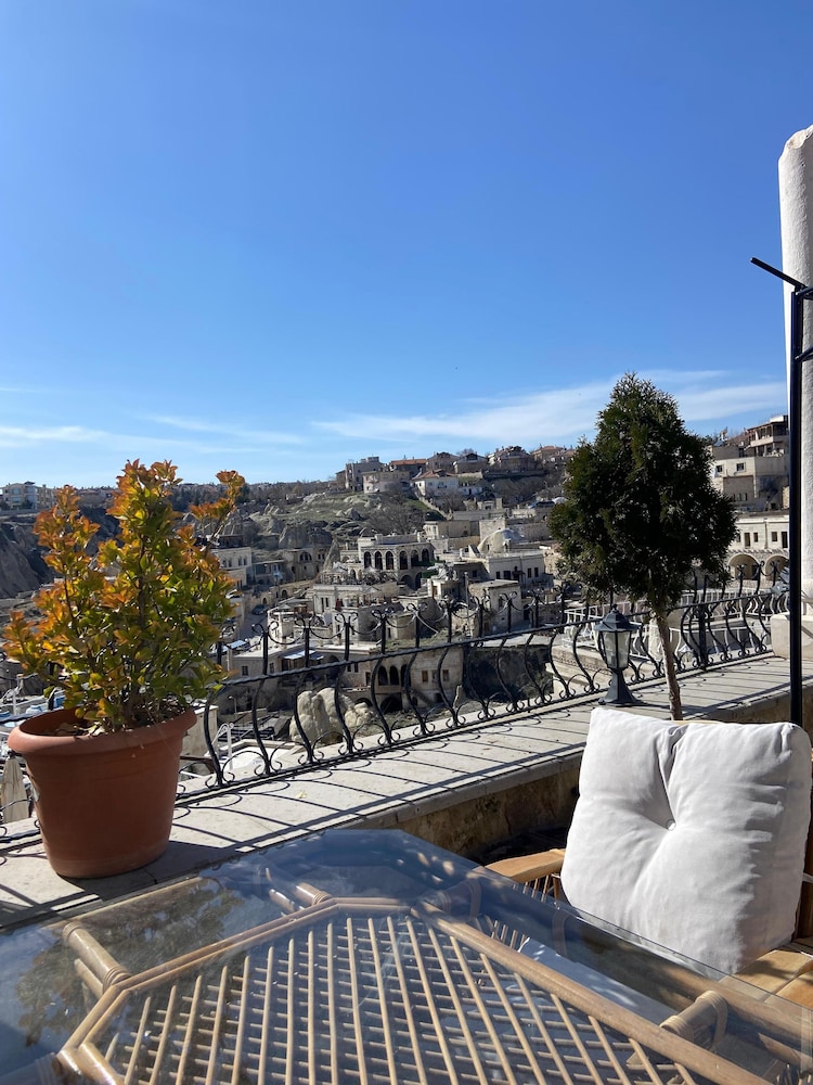 Casia Cave Suites 45/50