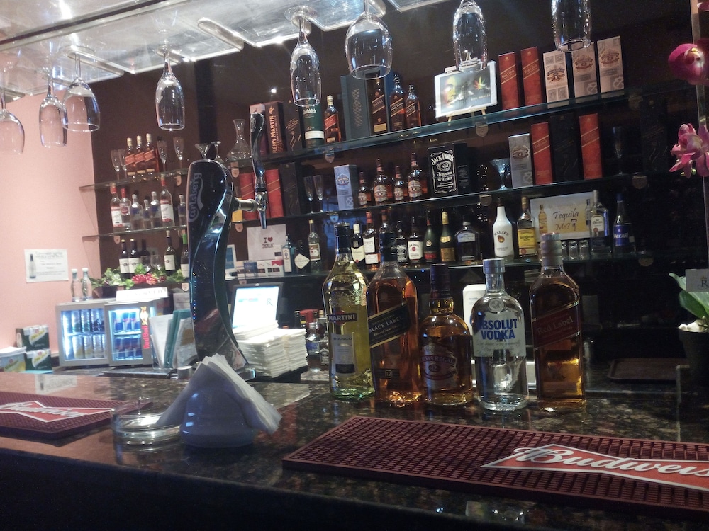 Royal View Hotel 57/59