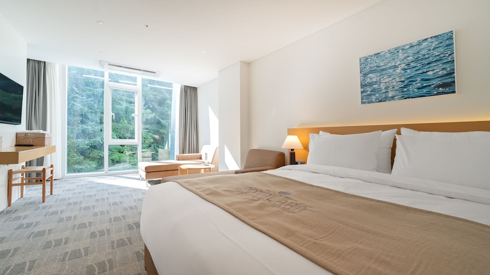 Family Suite, Forest, 2 King Beds