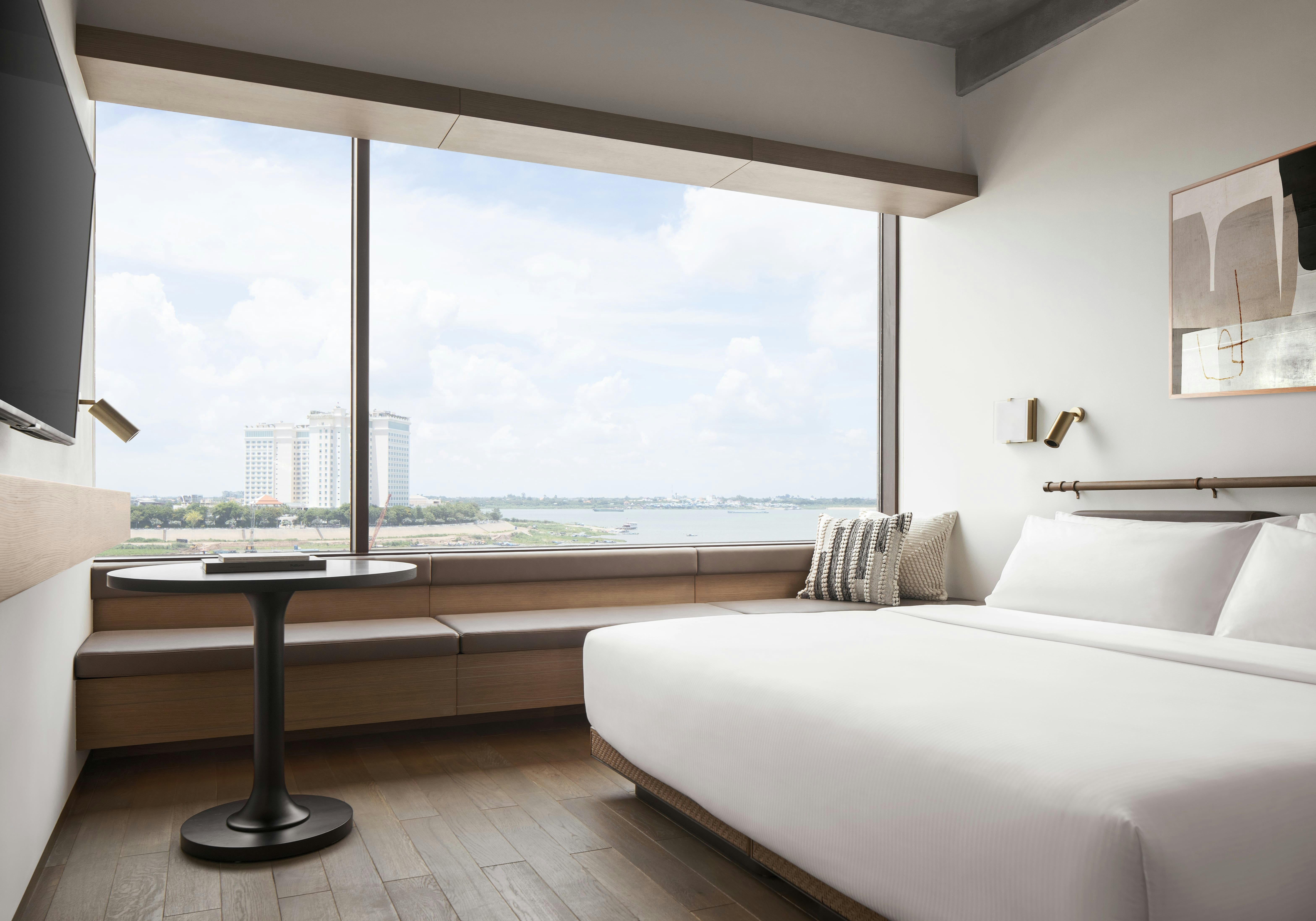 River, Deluxe, King Bed