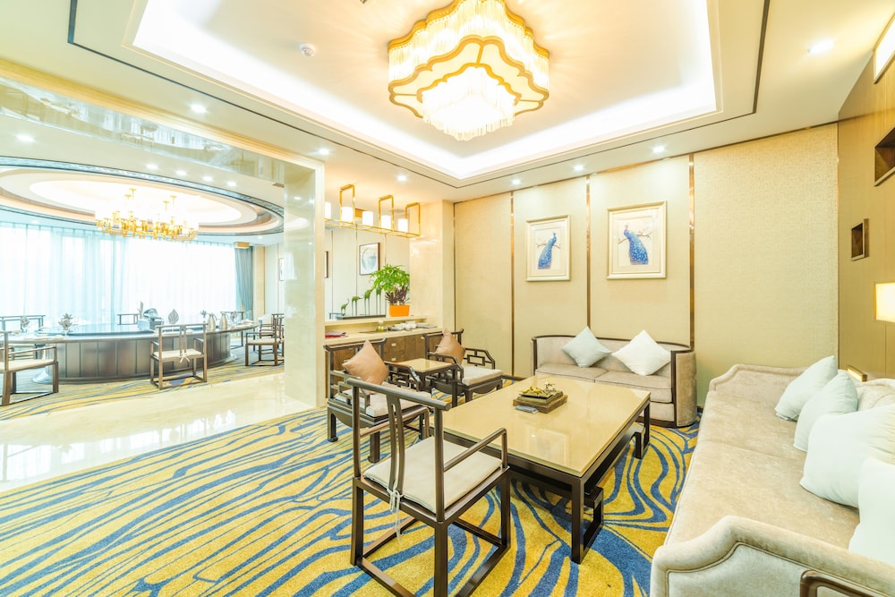 Hundred Hotel 43/60
