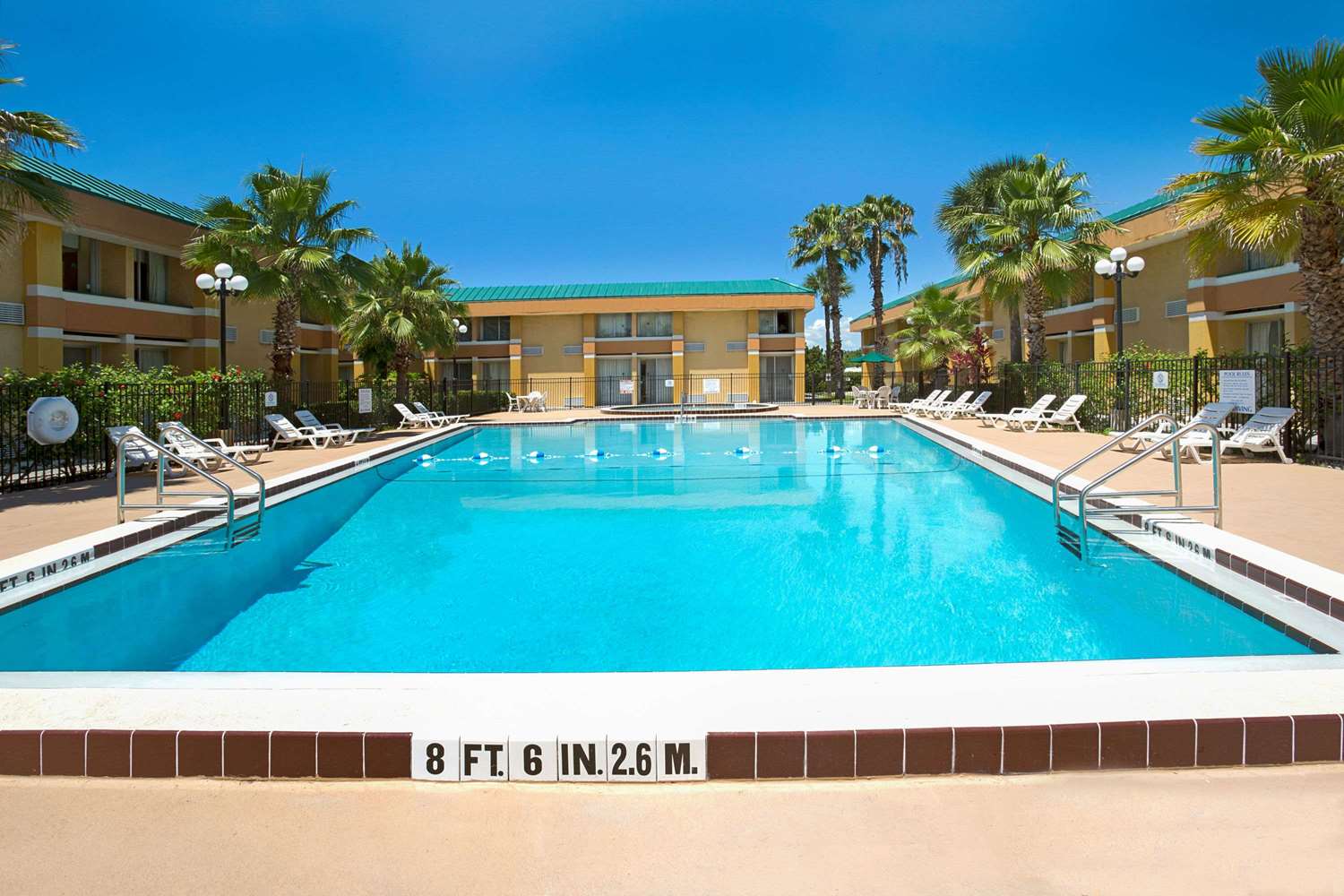Garnet Inn and Suites Orlando 22/24
