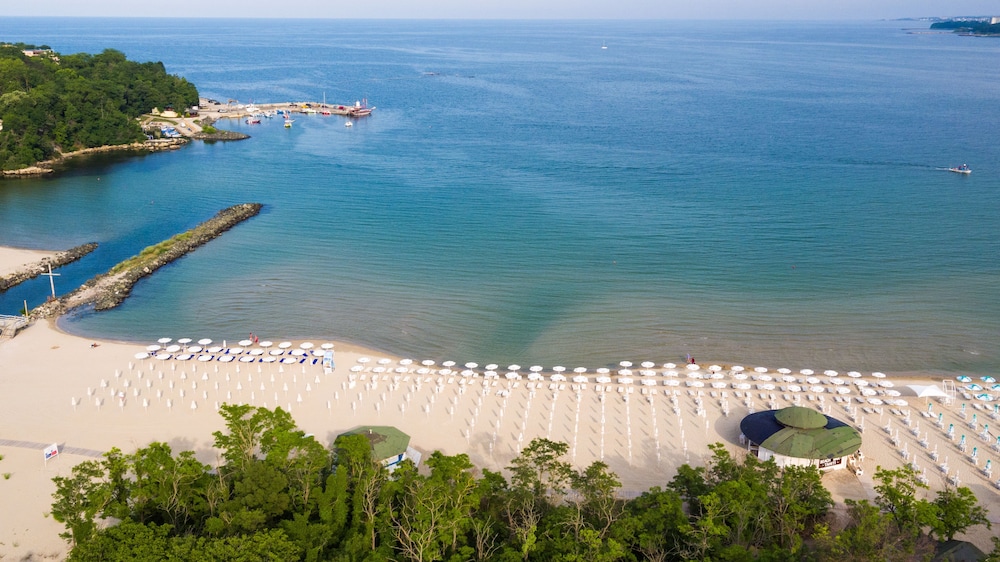Perla Royal Hotel 25/27