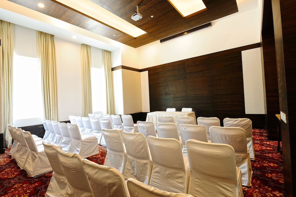 Gurmon Hotels Sohna Road Gurugram a Member of Radisson Individuals 66/75