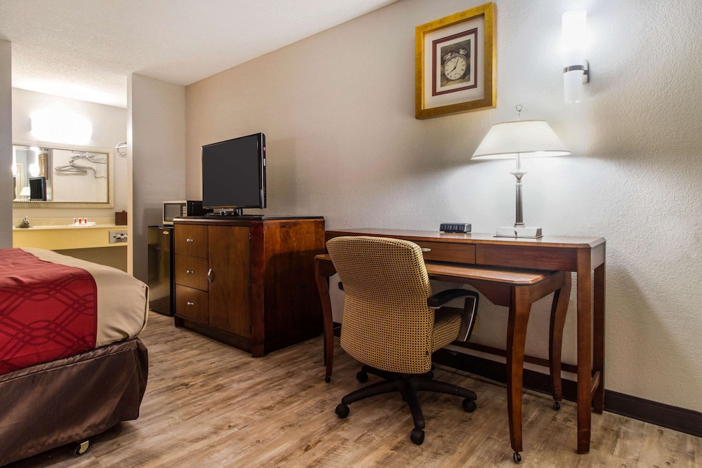 Econo Lodge Athens I-75 36/38