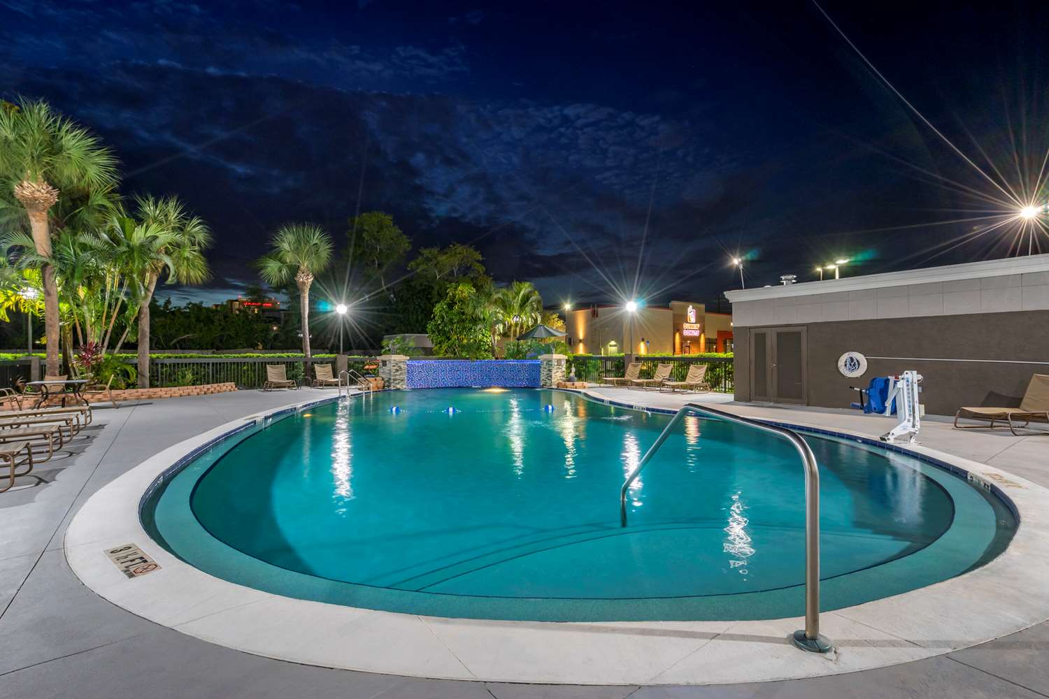 Comfort Inn & Suites St. Pete - Clearwater International Airport 14/41