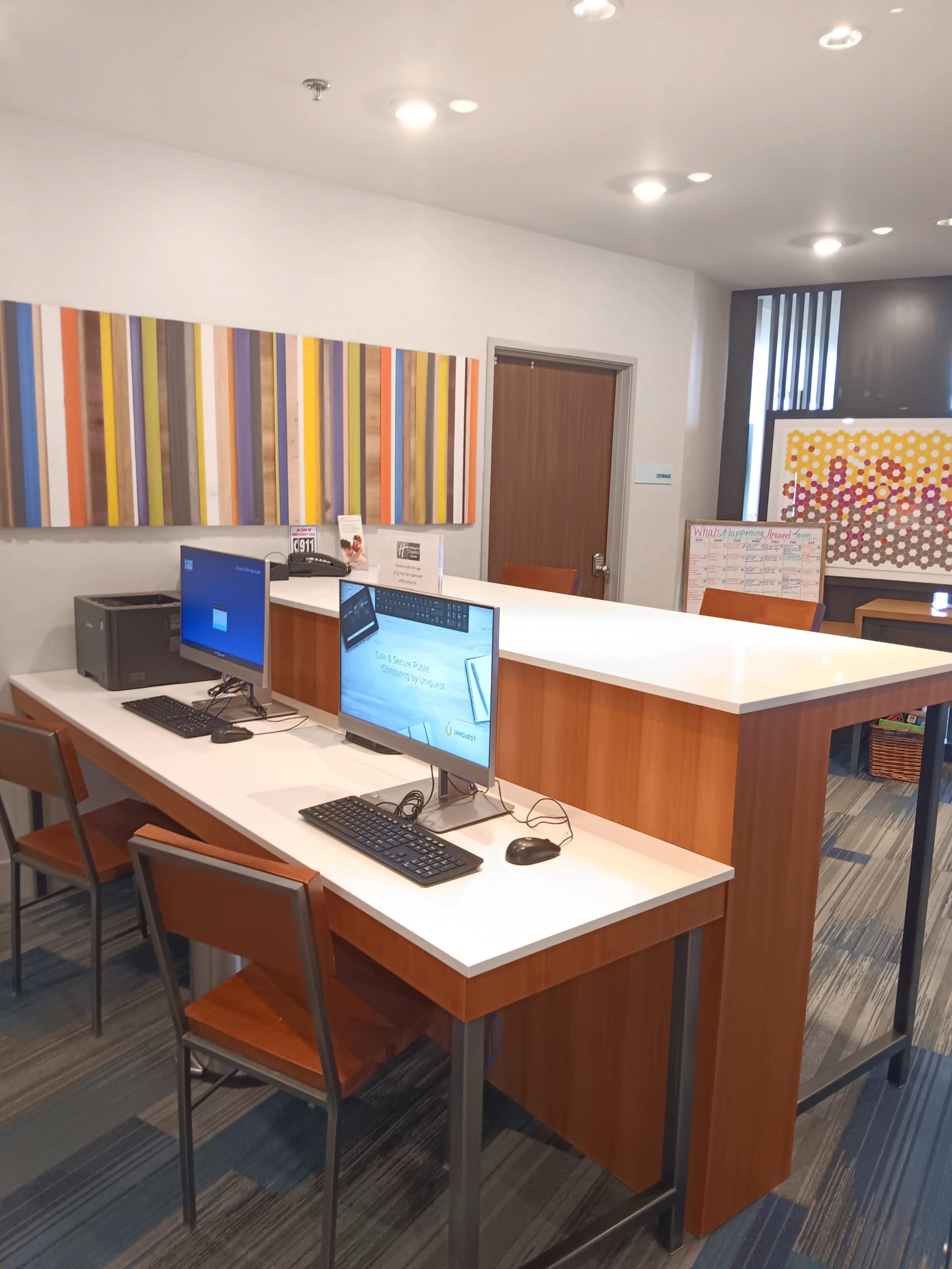 Holiday Inn Express Suites Racine 55/63