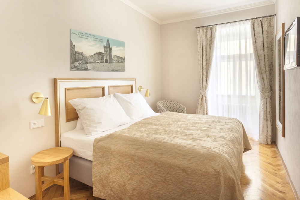 STANDARD, DOUBLE BED