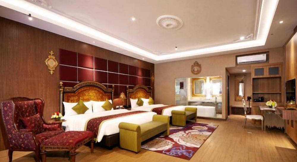 Ramada Suites By Wyndham Solo 22/45