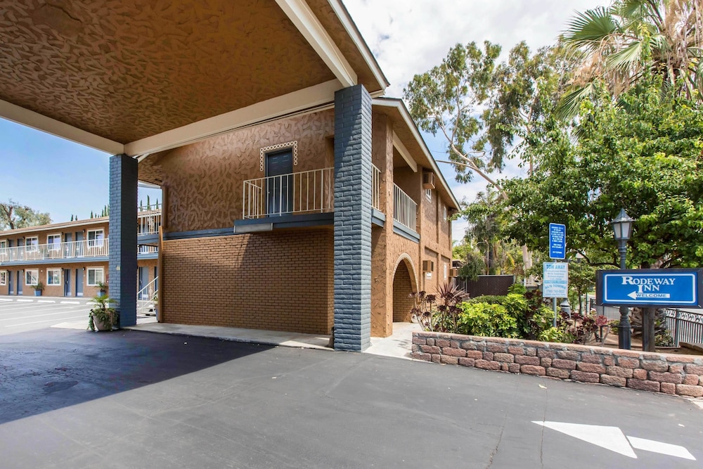 Rodeway Inn Escondido Downtown 3/34