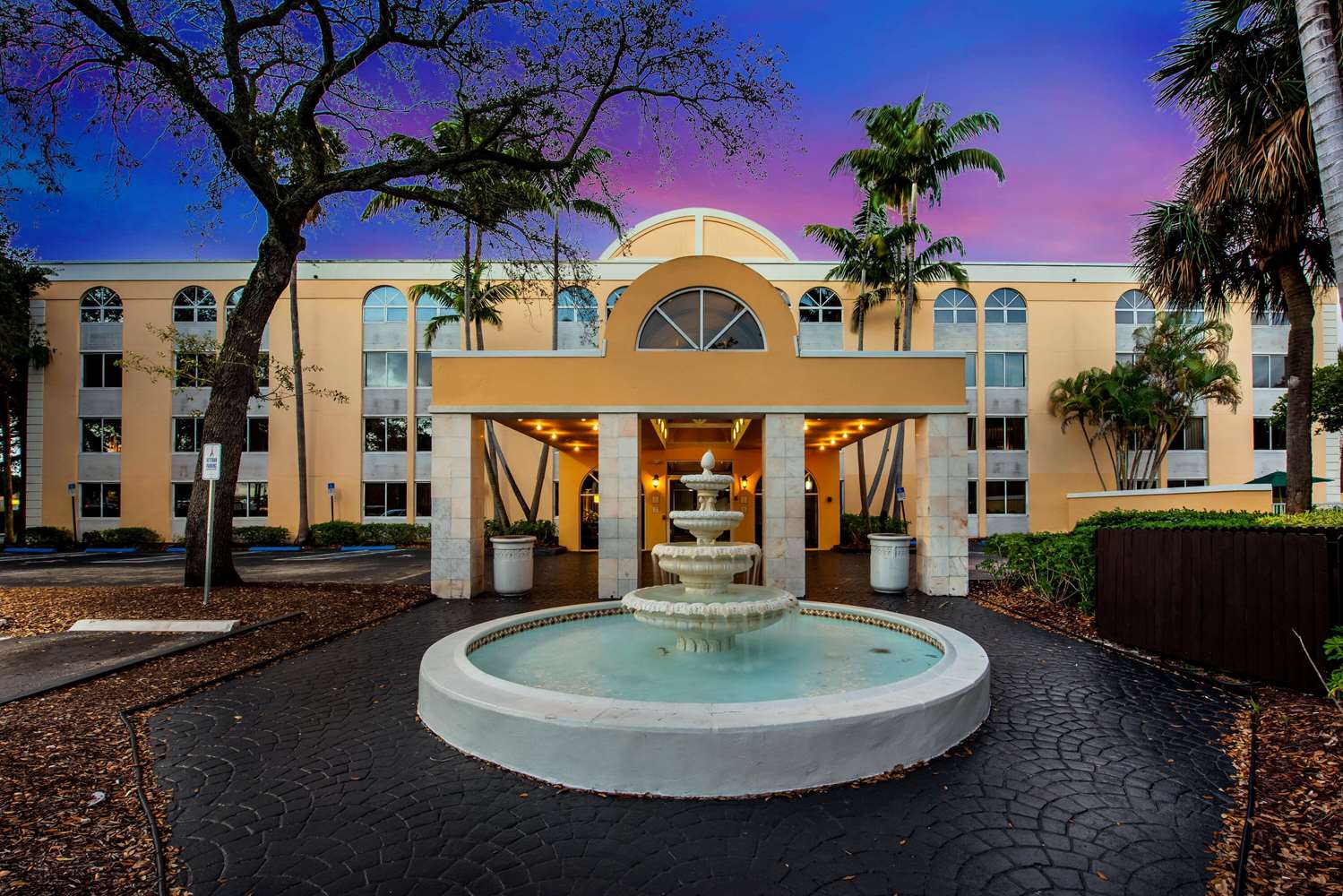 La Quinta Inn & Suites by Wyndham Fort Lauderdale Tamarac 25/32