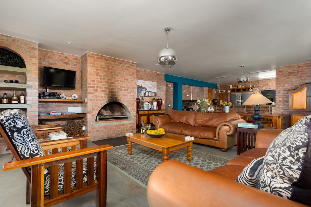 Stay at Friends (Guest house) 30/50
