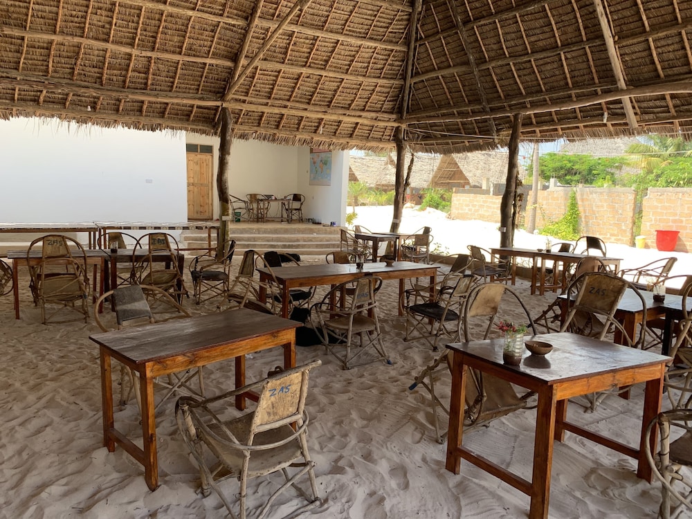 Jambo Beach Bungalows - Hostel 26/50