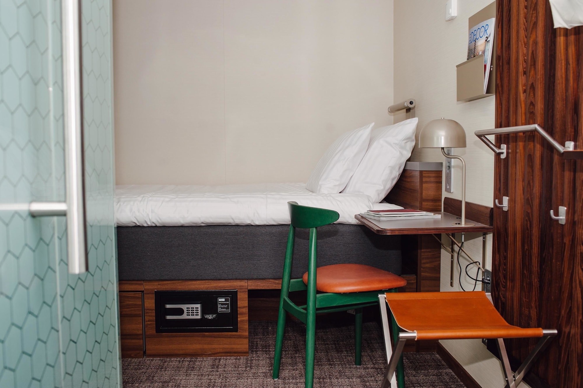 Standard, Single Bed, No Window