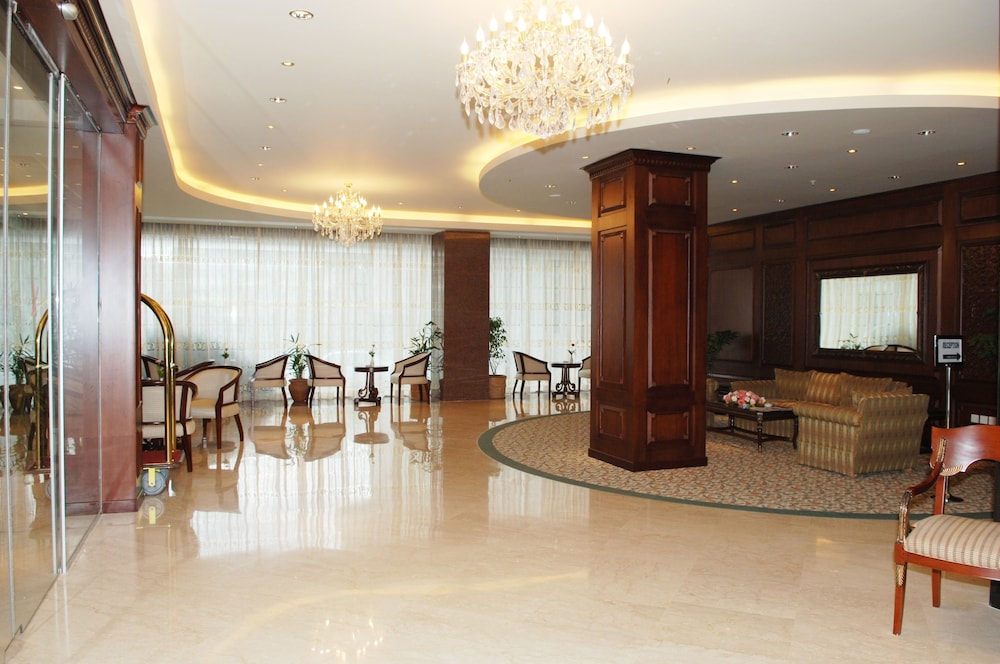 Hotel Sarina 4/77