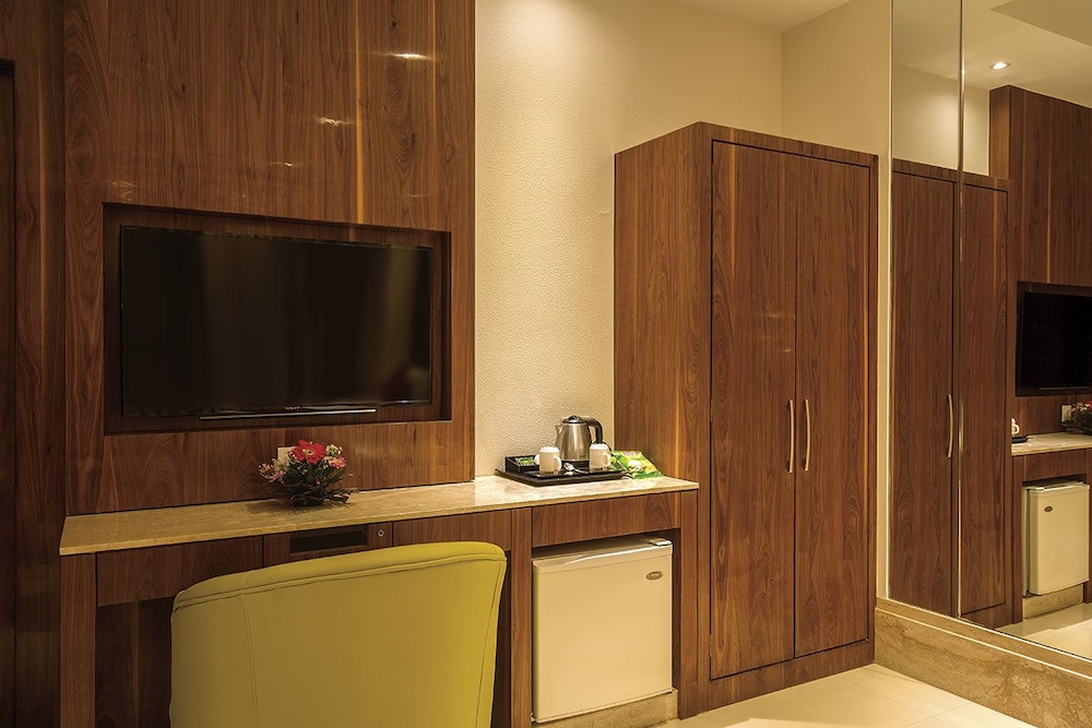 Regenta Inn Embassy 14/16