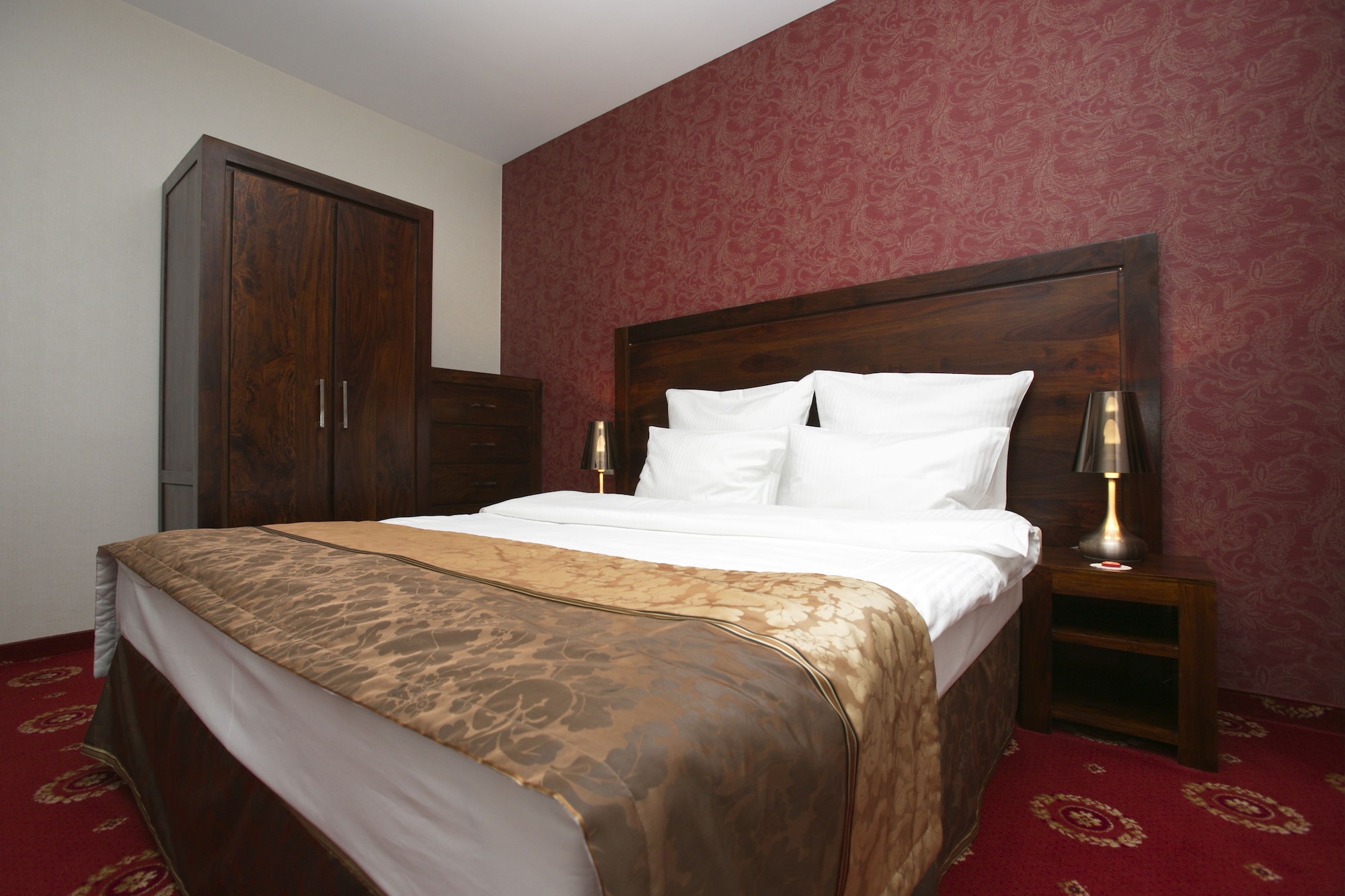 STANDARD, DOUBLE OR TWIN BED