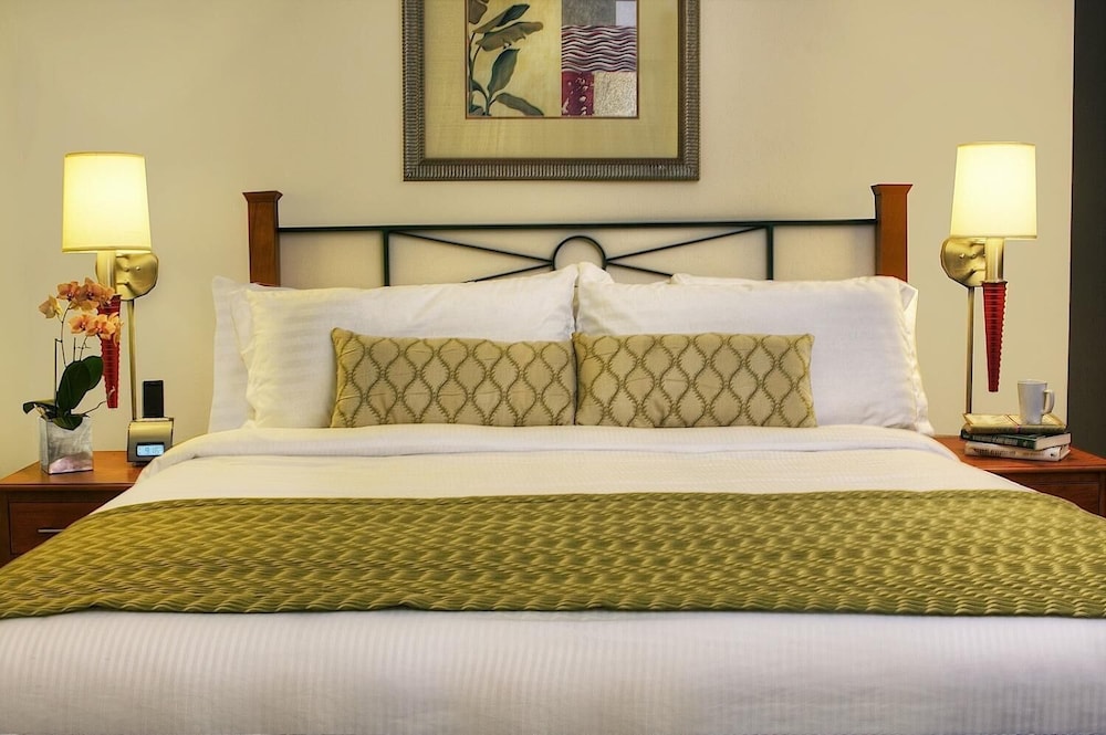 Hotel Dharam Villa 13/15