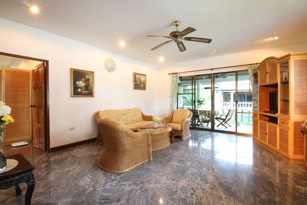 Ya Nui Resort 34/81