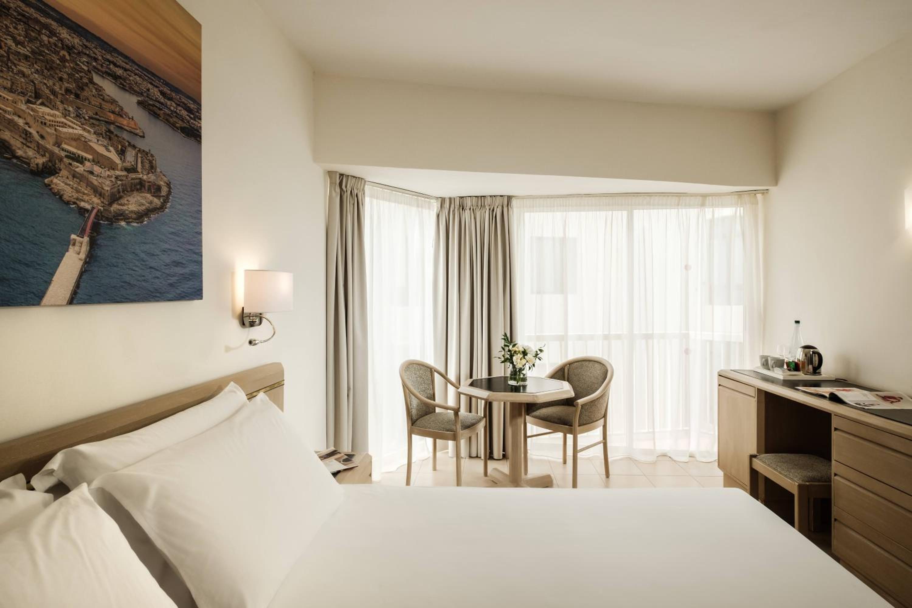 Standard, The Diplomat Hotel 3/3