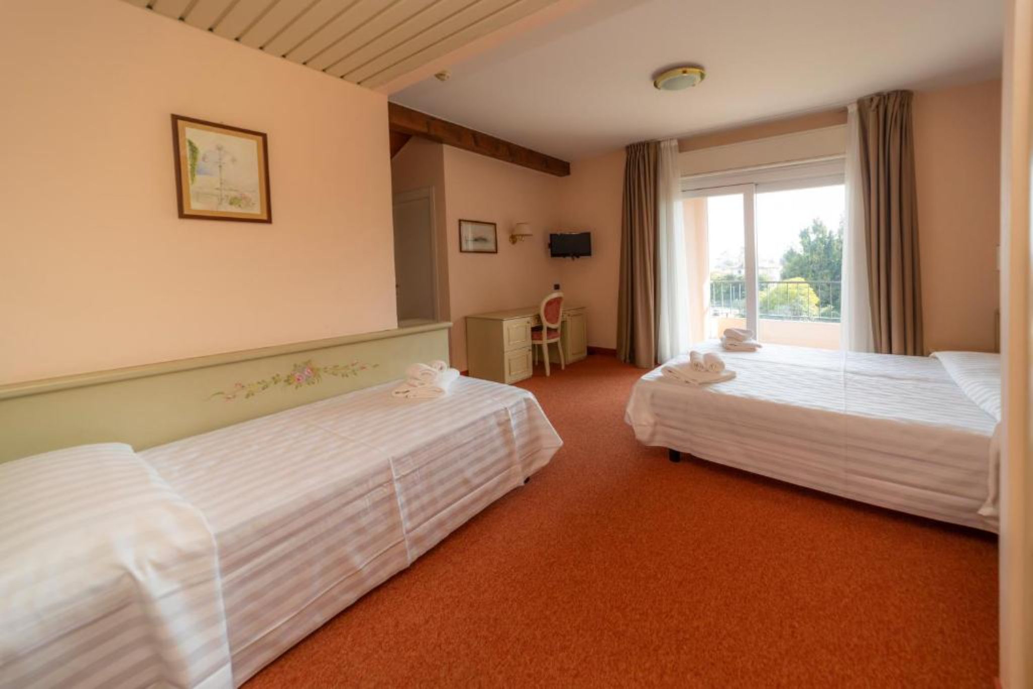 ROOM, TRIPLE