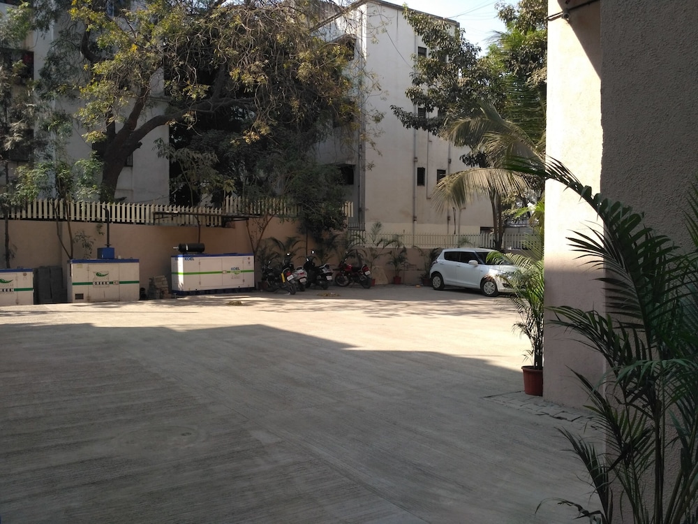 Hotel Everest Inn 21/25