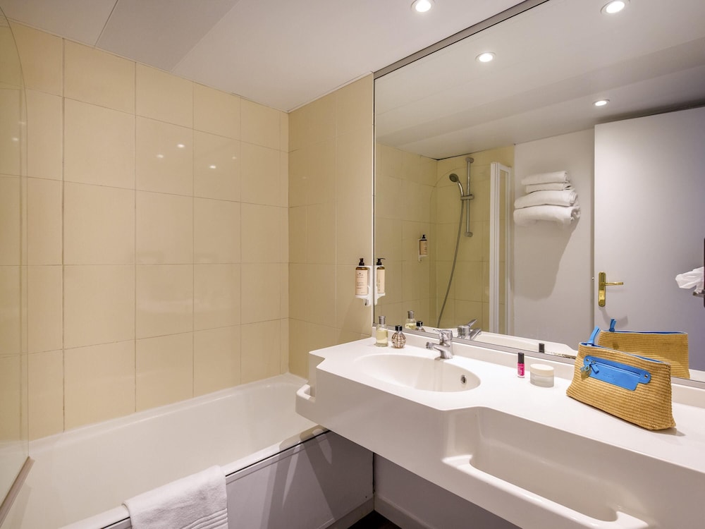 MERCURE CANNES MANDELIEU 60/60