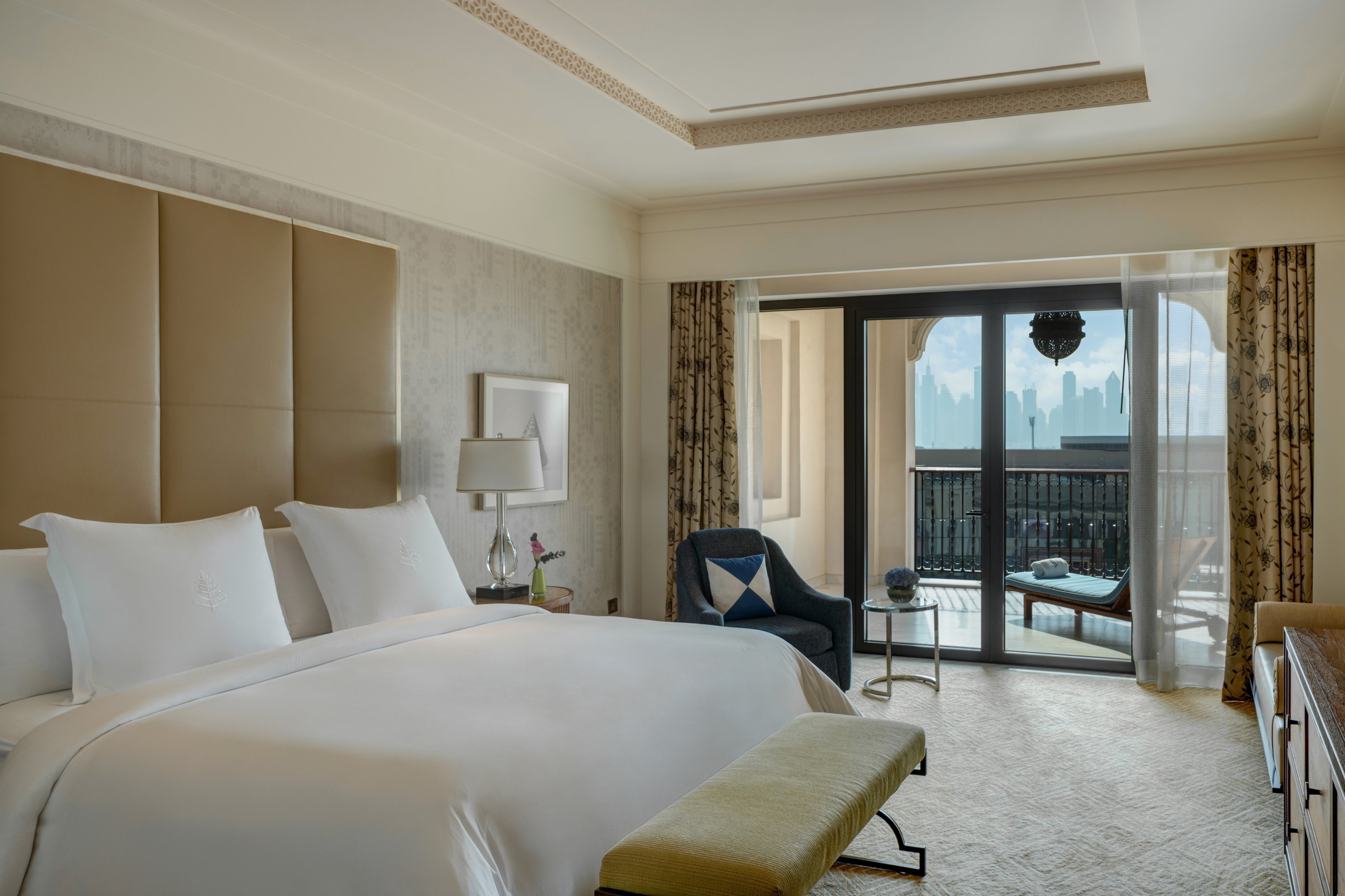 SKYLINE, JUMEIRAH, SUITE, KING BED