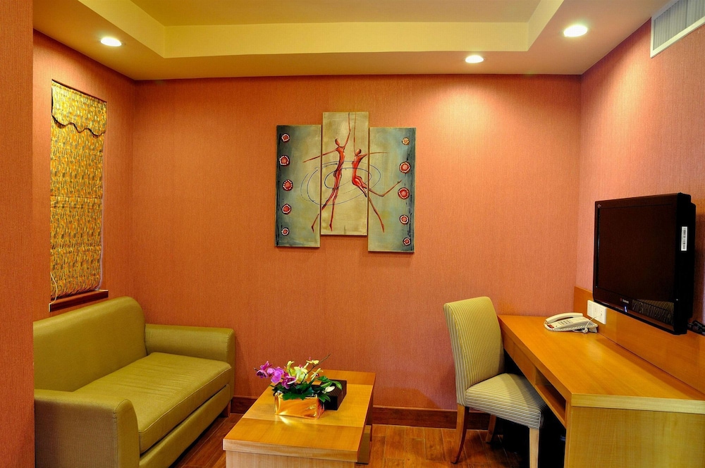 Royal Garden Hotel 29/39