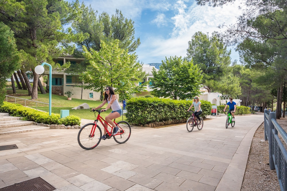 Bretanide Sport Wellness Resort 38/50