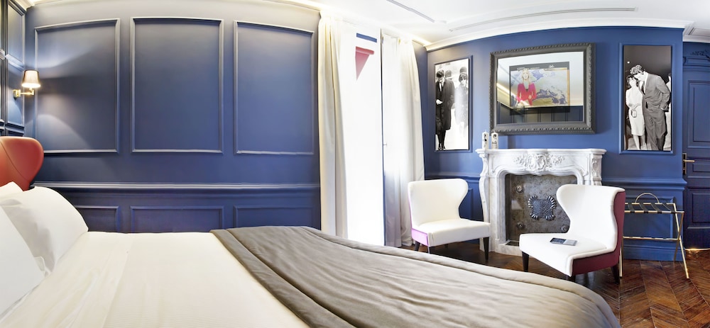 THE CORNER TOWNHOUSE 33/50