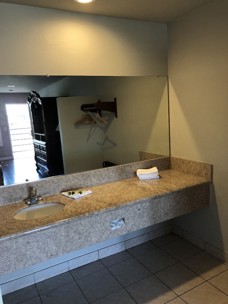 Alamo Inn Suites 9/61