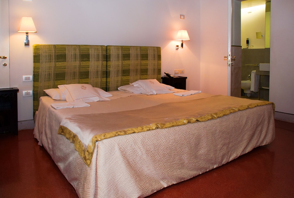 STANDARD, DOUBLE OR TWIN BED